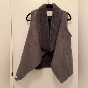 Velvet by Graham & Spencer Women’s S Faux Suede Shearling Wrap Vest Gray